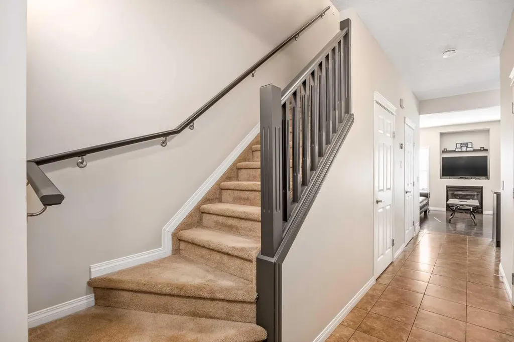 620 Luxstone Landing SW Airdrie AB T4B 0B6