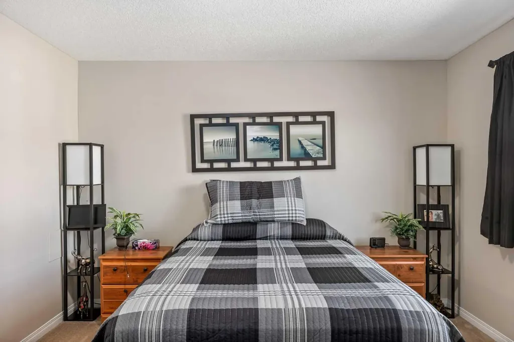 620 Luxstone Landing SW Airdrie AB T4B 0B6