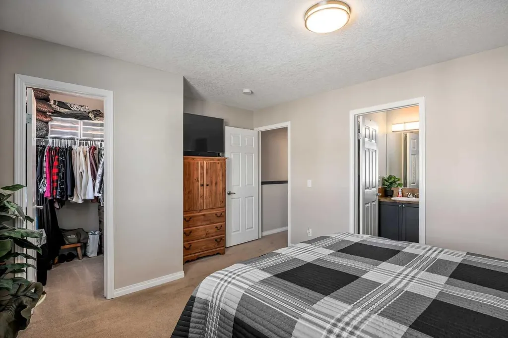 620 Luxstone Landing SW Airdrie AB T4B 0B6