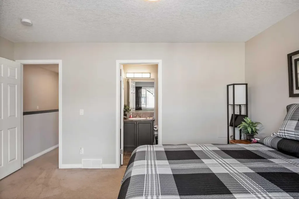 620 Luxstone Landing SW Airdrie AB T4B 0B6