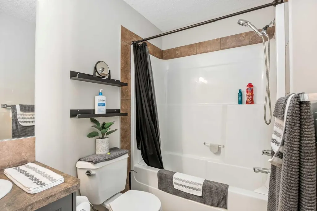 620 Luxstone Landing SW Airdrie AB T4B 0B6