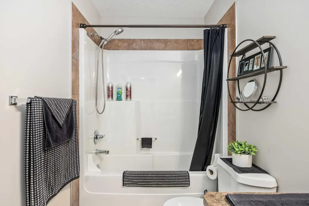 620 Luxstone Landing SW Airdrie AB T4B 0B6