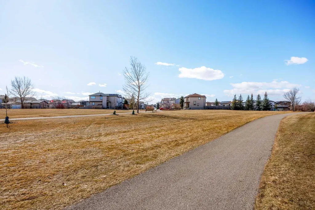 620 Luxstone Landing SW Airdrie AB T4B 0B6