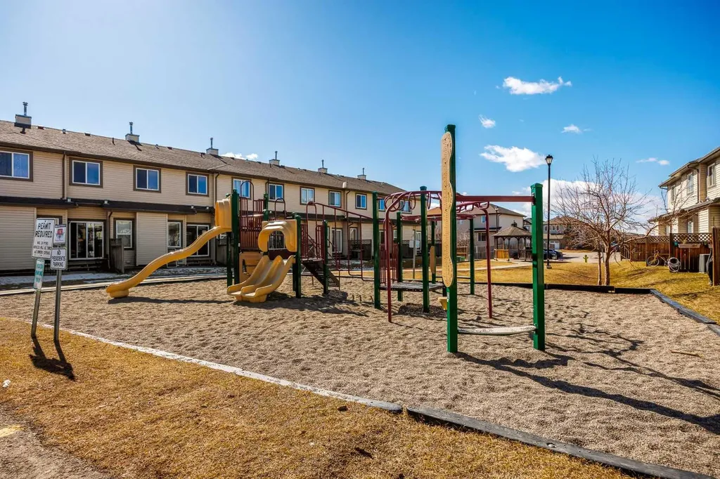 620 Luxstone Landing SW Airdrie AB T4B 0B6