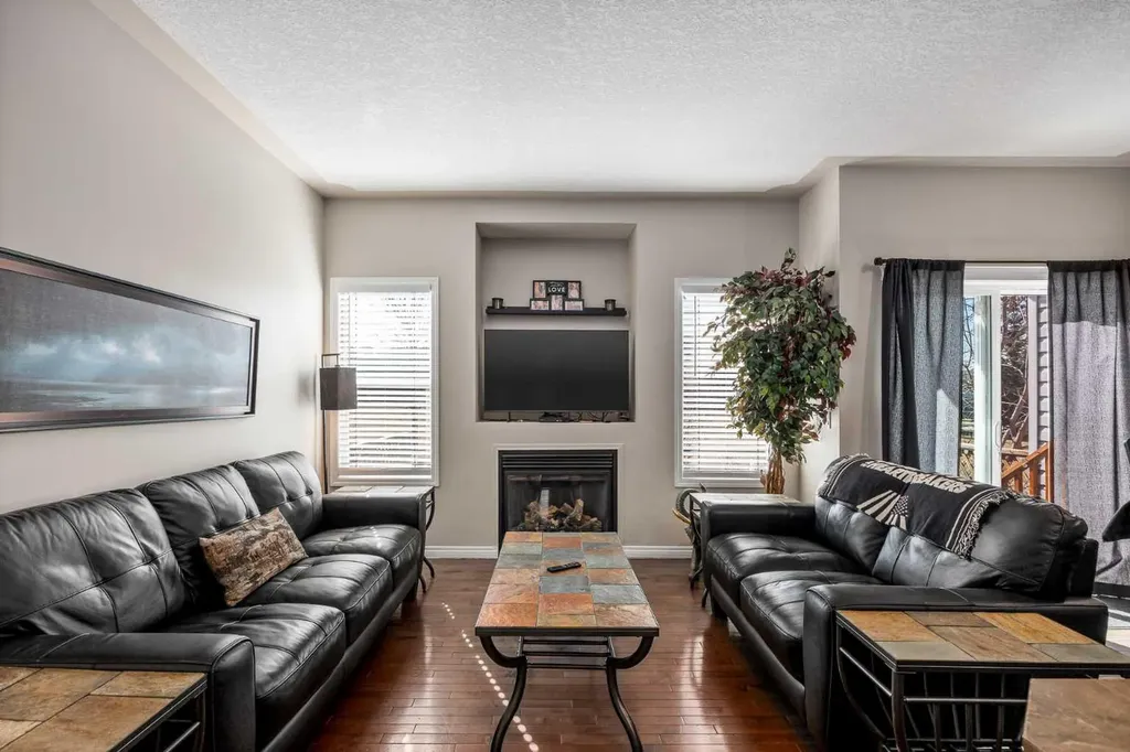 620 Luxstone Landing SW Airdrie AB T4B 0B6