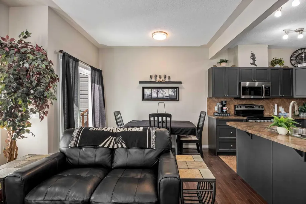 620 Luxstone Landing SW Airdrie AB T4B 0B6