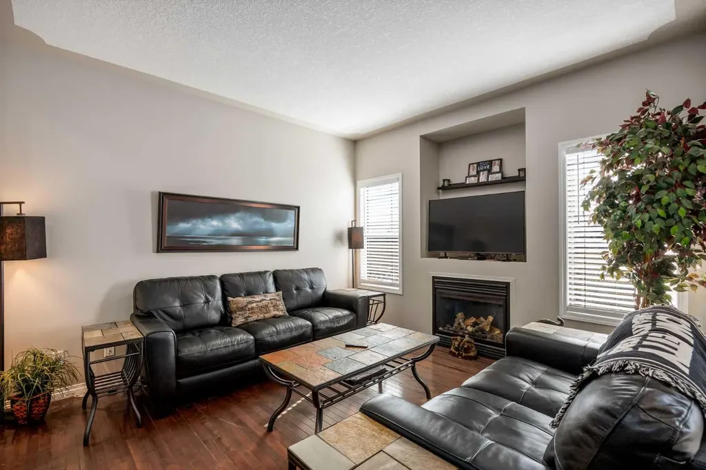 620 Luxstone Landing SW Airdrie AB T4B 0B6