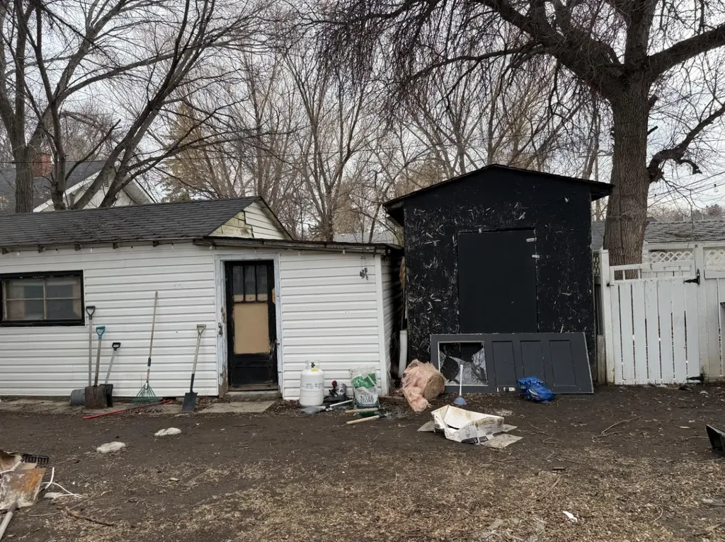 319 7 Street SE Medicine Hat AB T1A 1J8