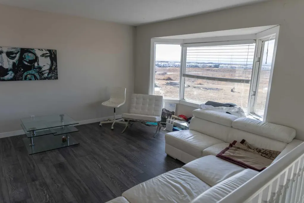 11977 154 Avenue Calgary AB T2Z 0L2