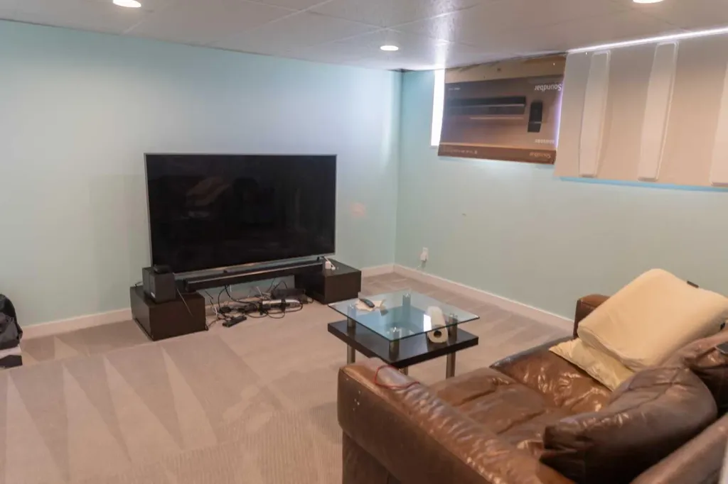 11977 154 Avenue Calgary AB T2Z 0L2