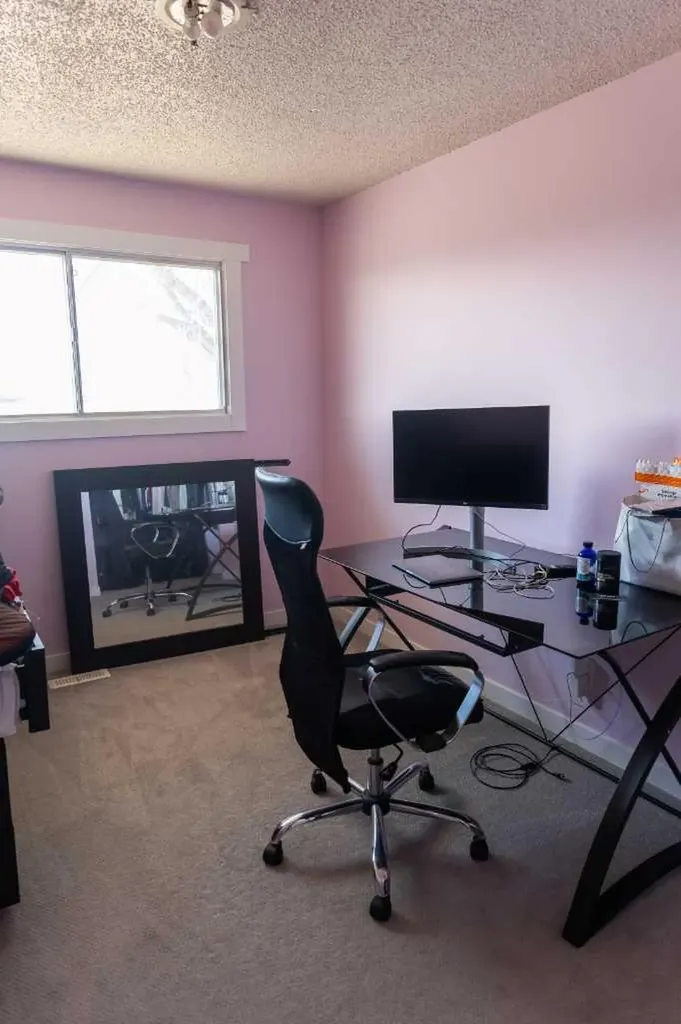11977 154 Avenue Calgary AB T2Z 0L2