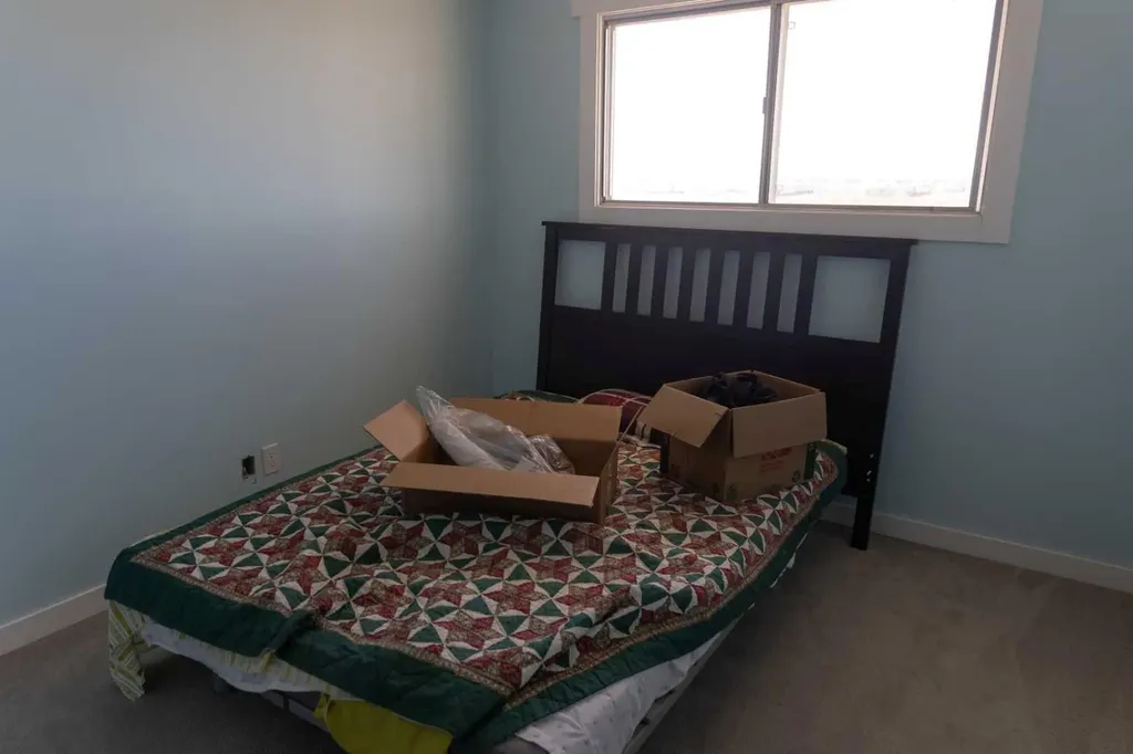 11977 154 Avenue Calgary AB T2Z 0L2