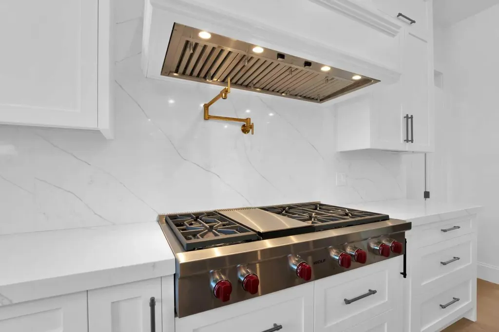 1605 9 Street NW Calgary AB T2M3L5