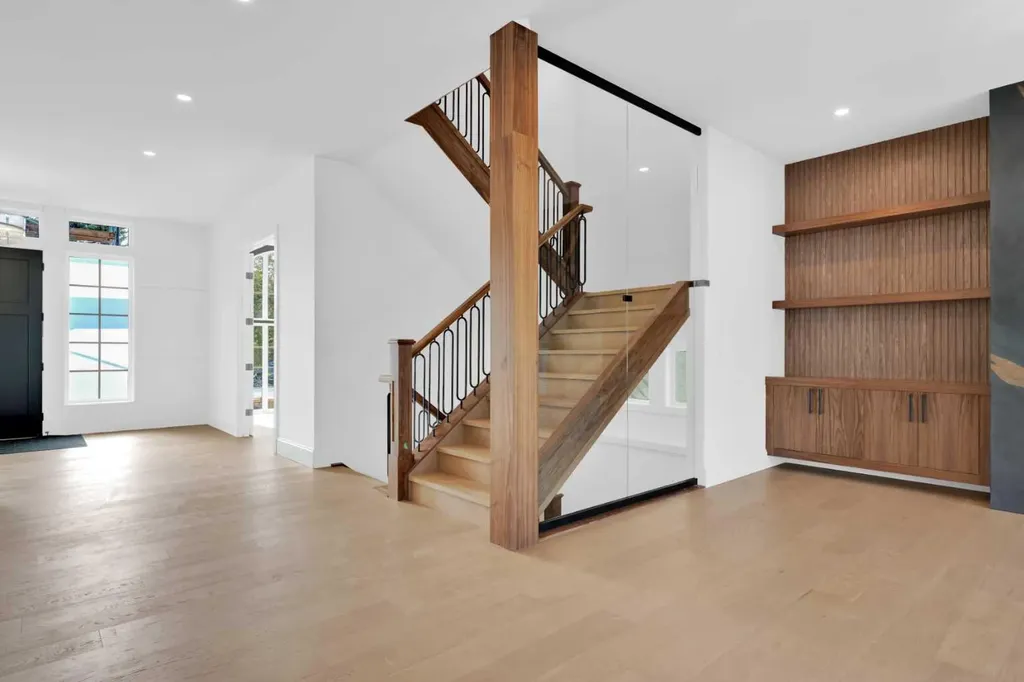 1605 9 Street NW Calgary AB T2M3L5