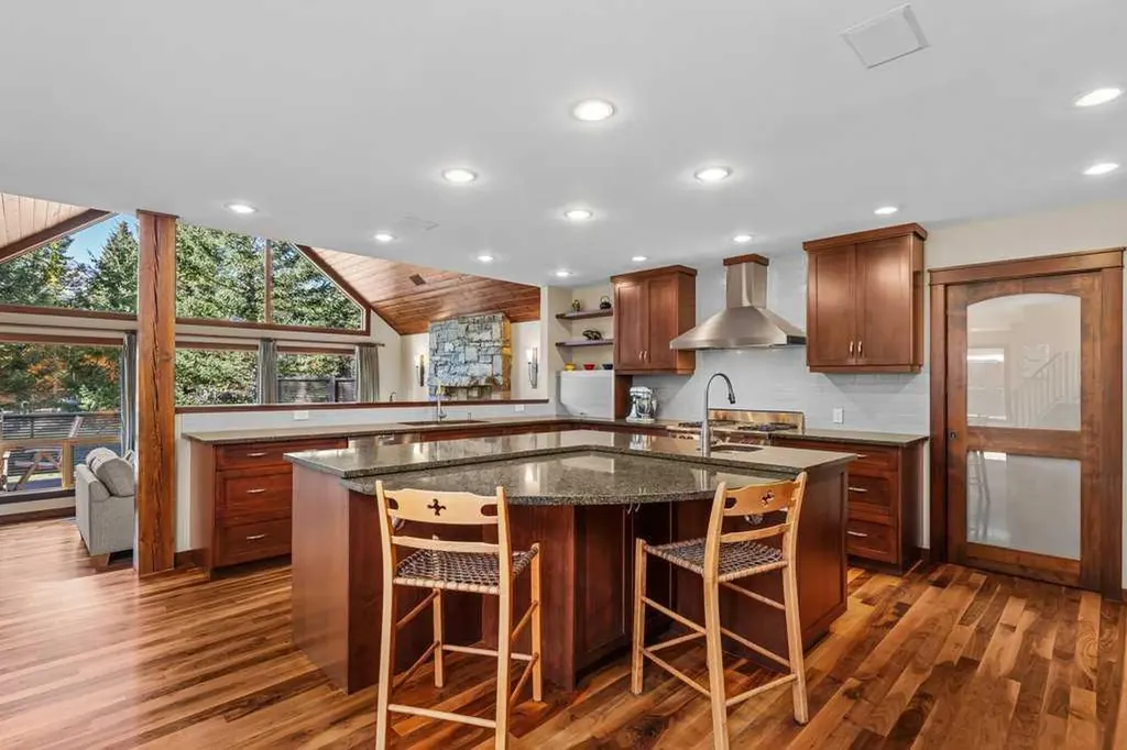 16 Blue Grouse Ridge Canmore AB T1W 1L5