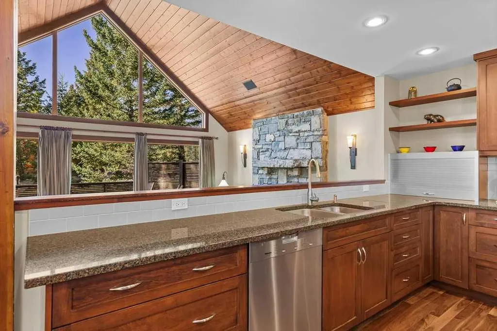 16 Blue Grouse Ridge Canmore AB T1W 1L5