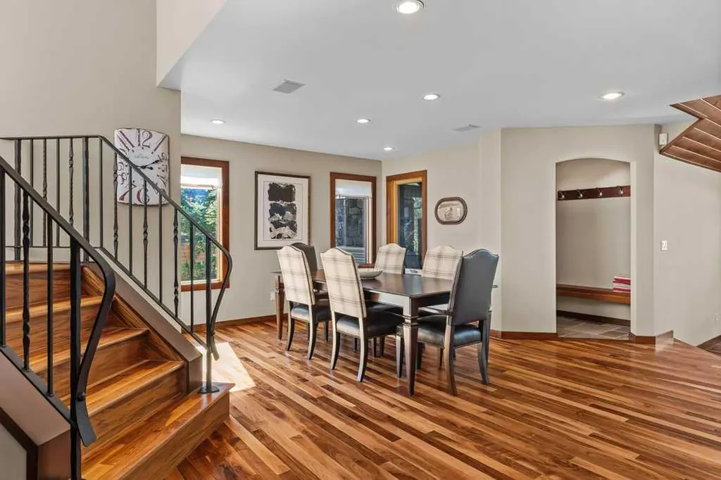 16 Blue Grouse Ridge Canmore AB T1W 1L5