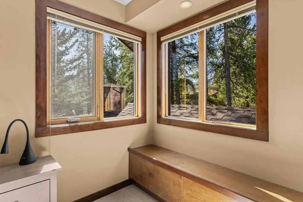16 Blue Grouse Ridge Canmore AB T1W 1L5