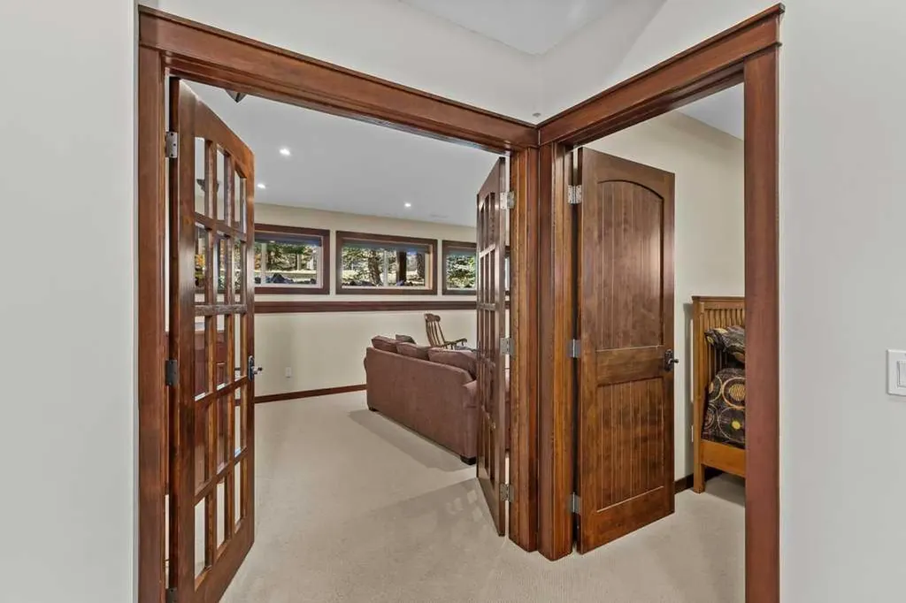 16 Blue Grouse Ridge Canmore AB T1W 1L5