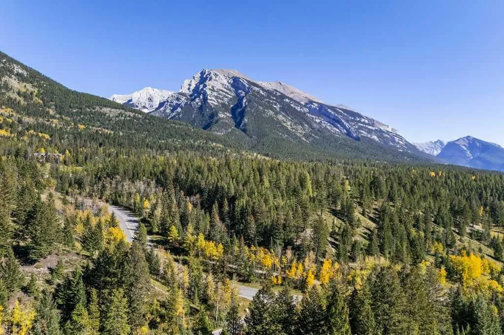 16 Blue Grouse Ridge Canmore AB T1W 1L5