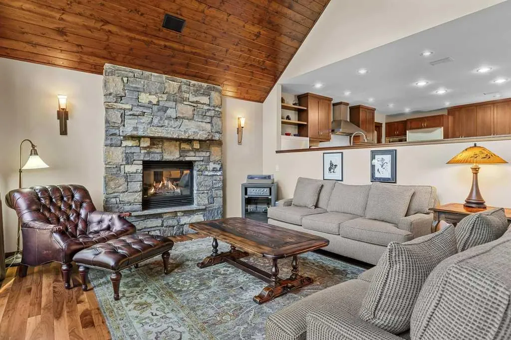16 Blue Grouse Ridge Canmore AB T1W 1L5