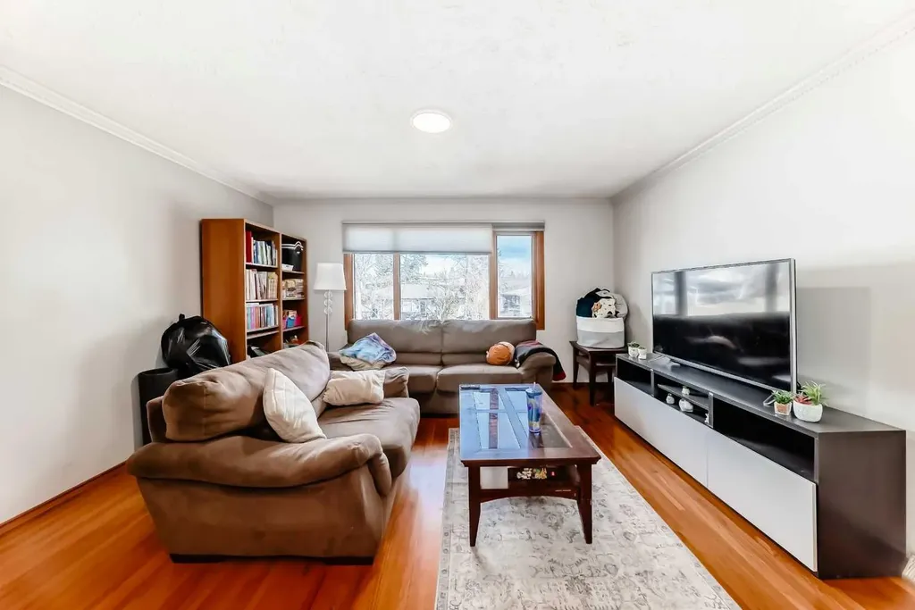 1415 Rosehill Drive NW Calgary AB T2K 1M3