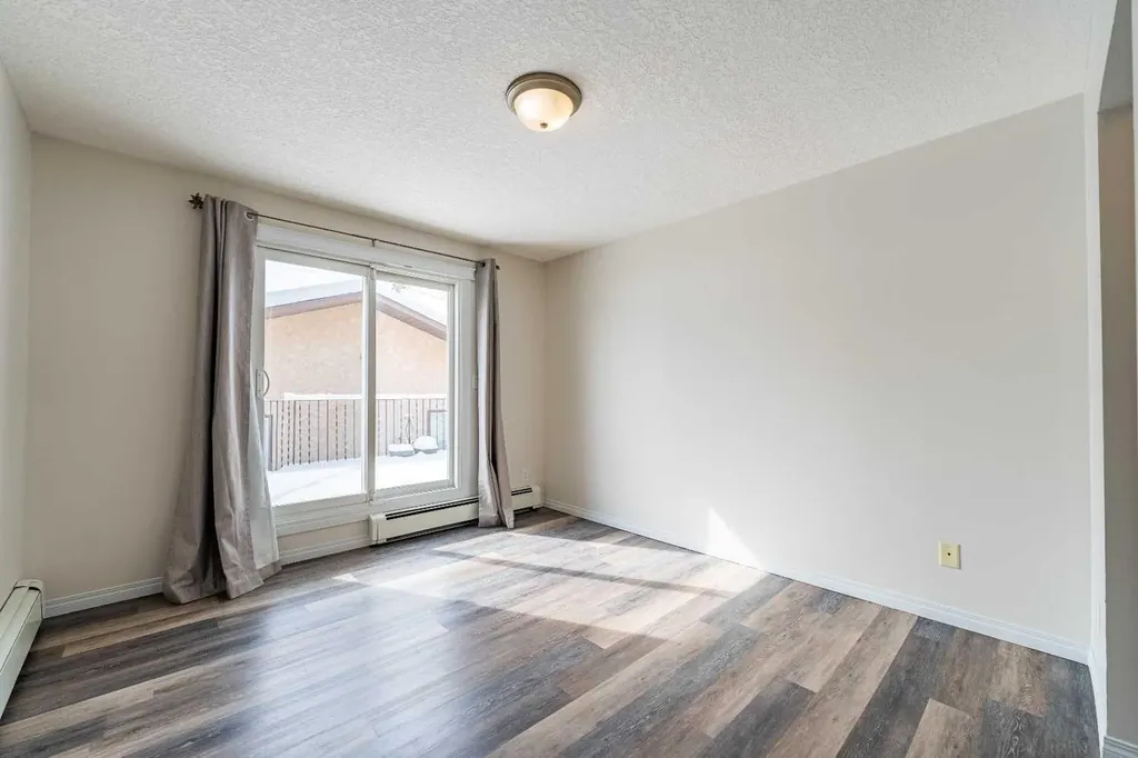 135 27 Avenue NE Calgary AB T2Z 1Z8