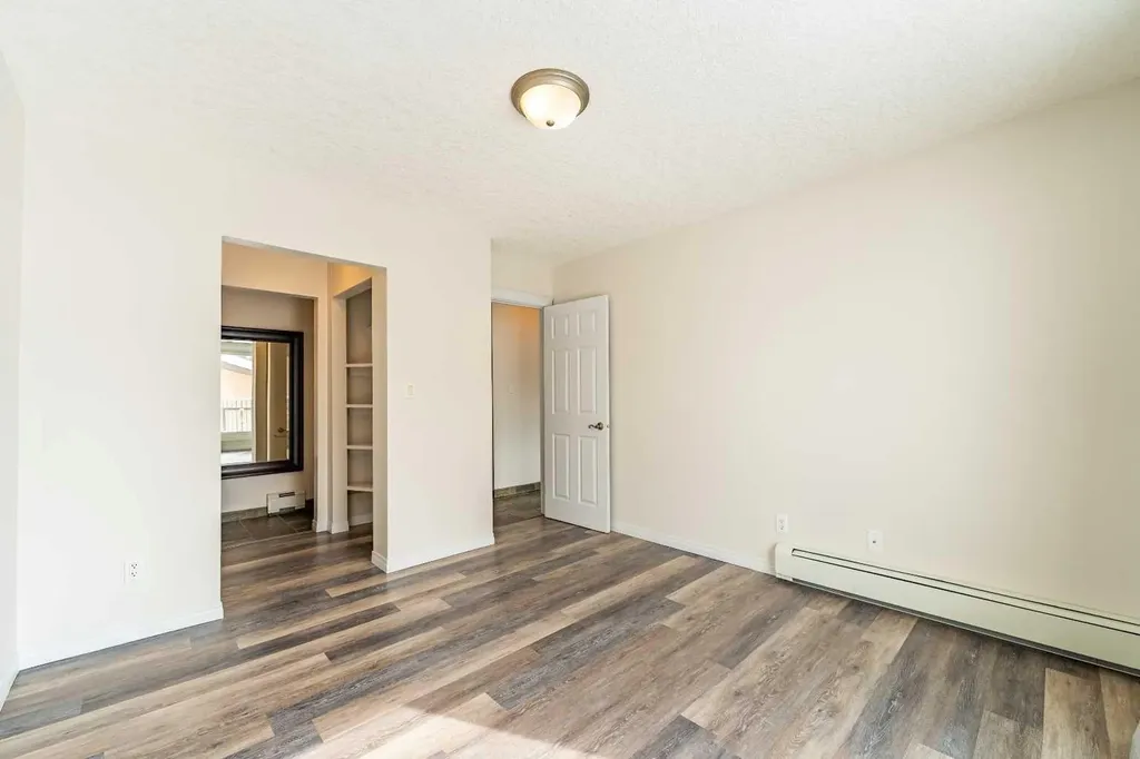135 27 Avenue NE Calgary AB T2Z 1Z8