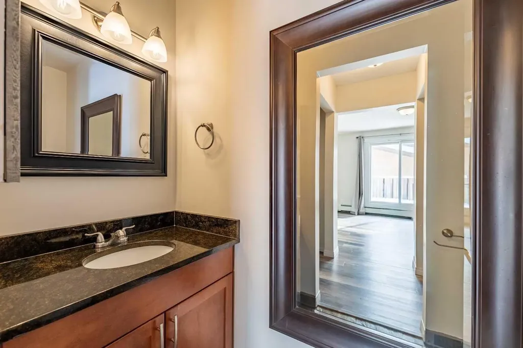 135 27 Avenue NE Calgary AB T2Z 1Z8