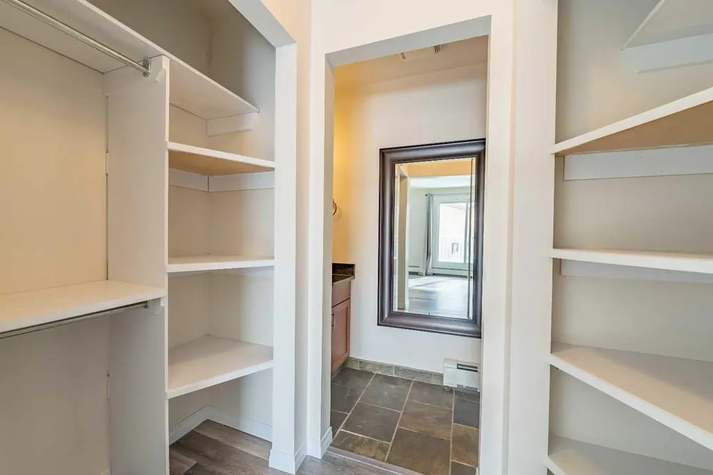 135 27 Avenue NE Calgary AB T2Z 1Z8