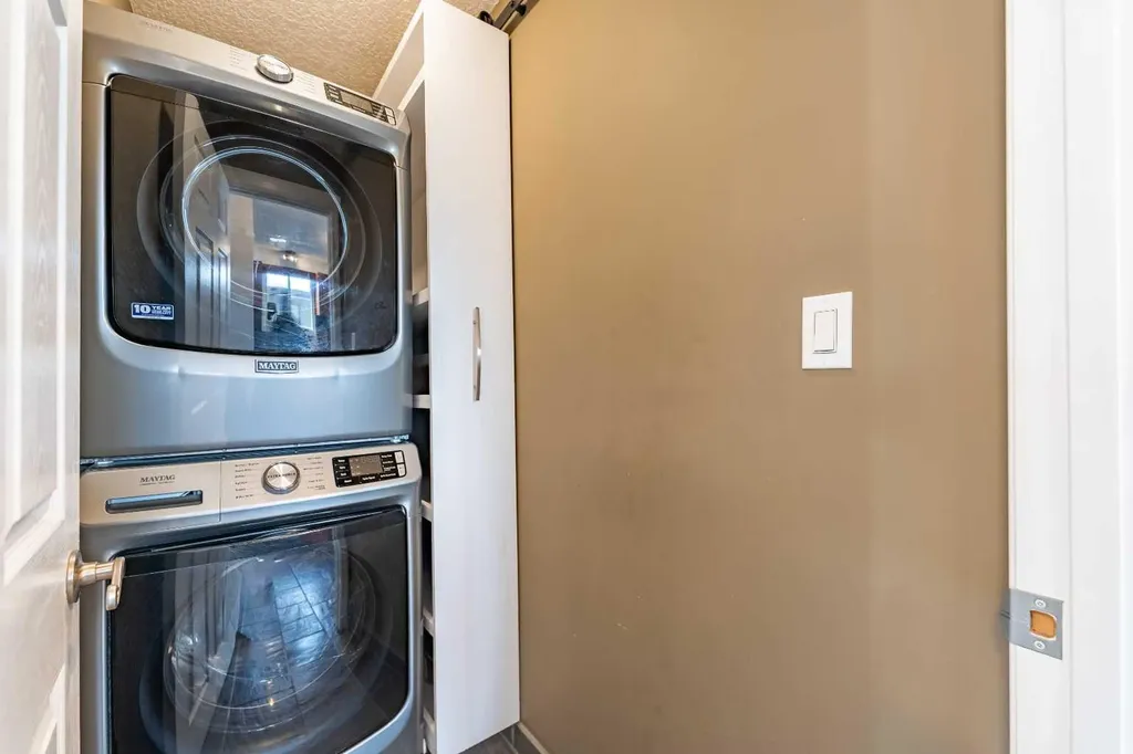 135 27 Avenue NE Calgary AB T2Z 1Z8