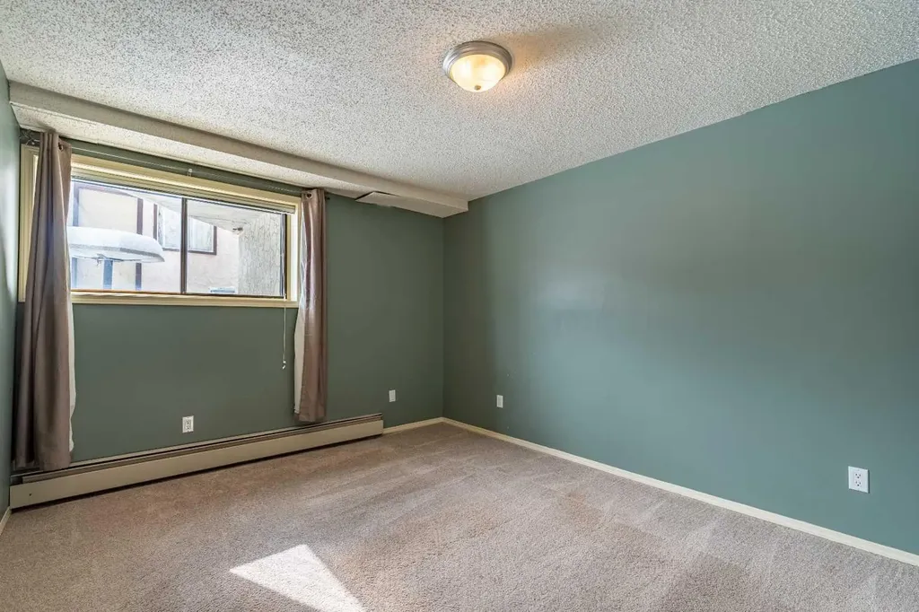 135 27 Avenue NE Calgary AB T2Z 1Z8