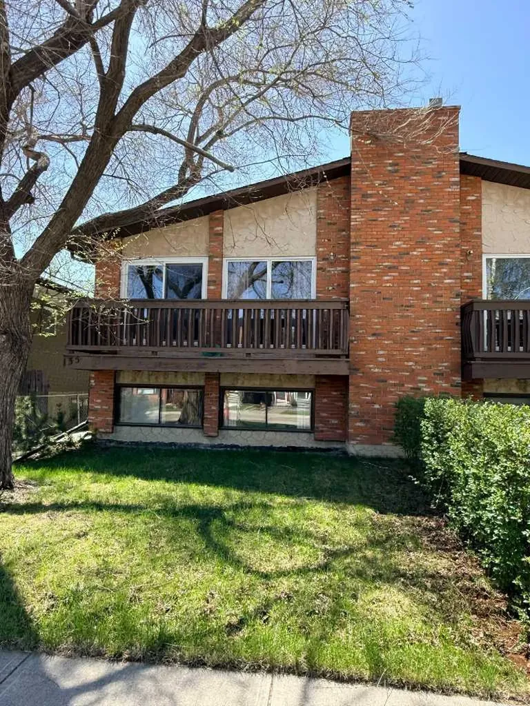 135 27 Avenue NE Calgary AB T2Z 1Z8