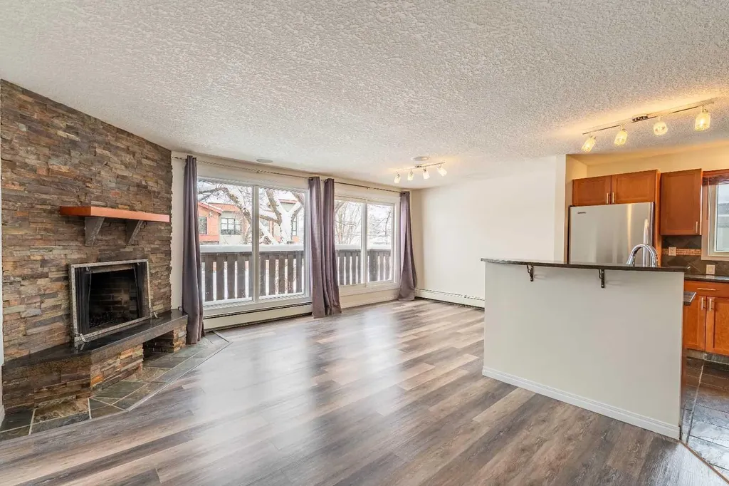 135 27 Avenue NE Calgary AB T2Z 1Z8