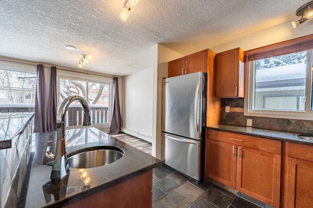 135 27 Avenue NE Calgary AB T2Z 1Z8