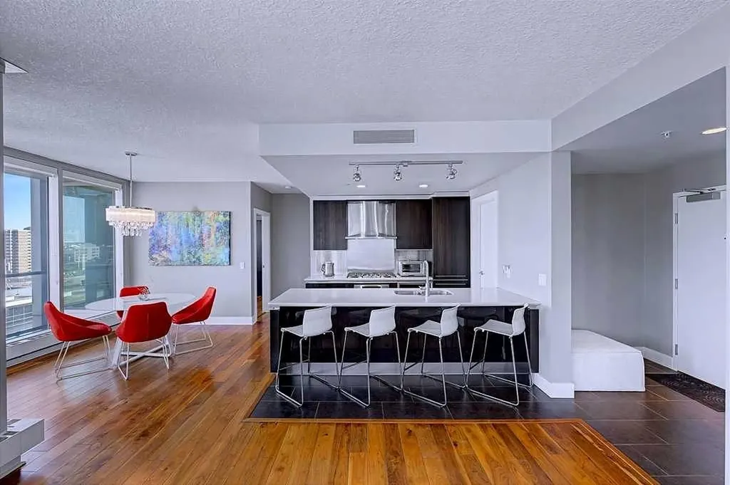 433 11 Avenue SE Calgary AB T2G 0L7