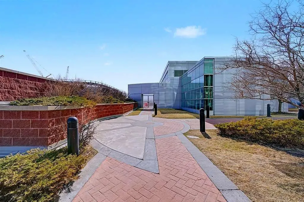 433 11 Avenue SE Calgary AB T2G 0L7