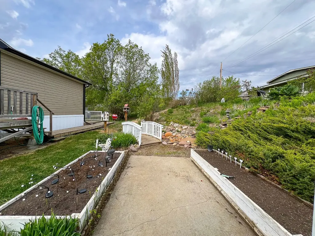 016 Maplewood Ave (Railway Ave) Watino AB T0H 3R0