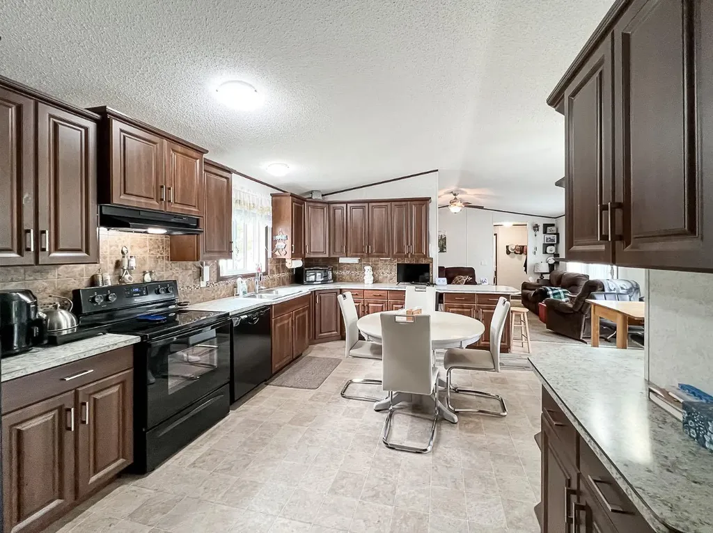 016 Maplewood Ave (Railway Ave) Watino AB T0H 3R0