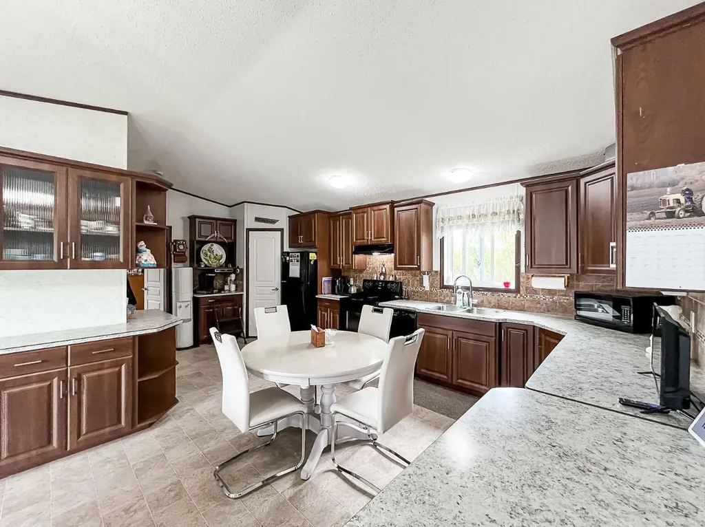 016 Maplewood Ave (Railway Ave) Watino AB T0H 3R0