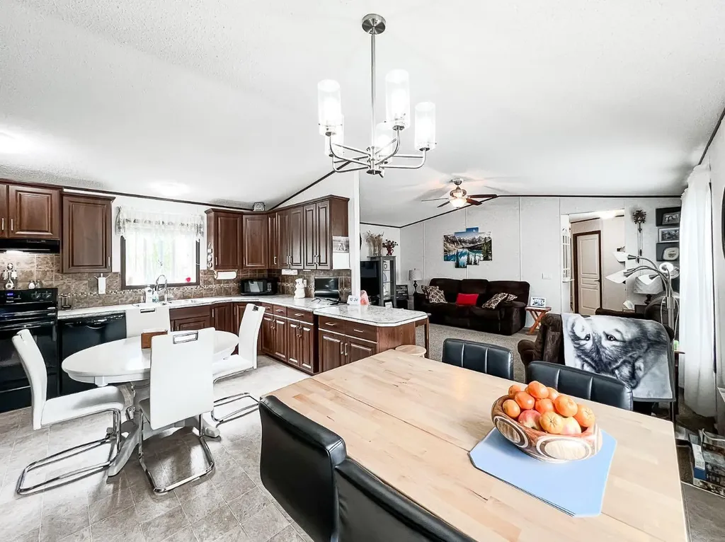 016 Maplewood Ave (Railway Ave) Watino AB T0H 3R0