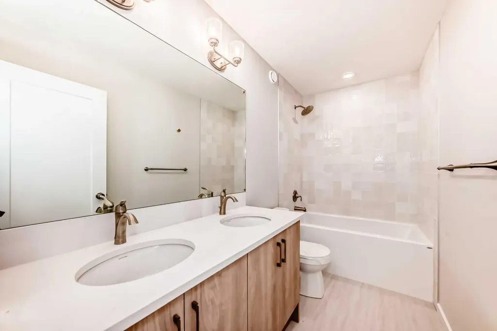 203 Langwell Common SE Airdrie AB T4A 3R4