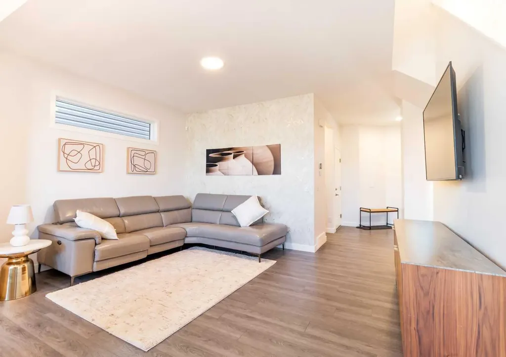 319 Belmont Heath SW Calgary AB T2X 4N3
