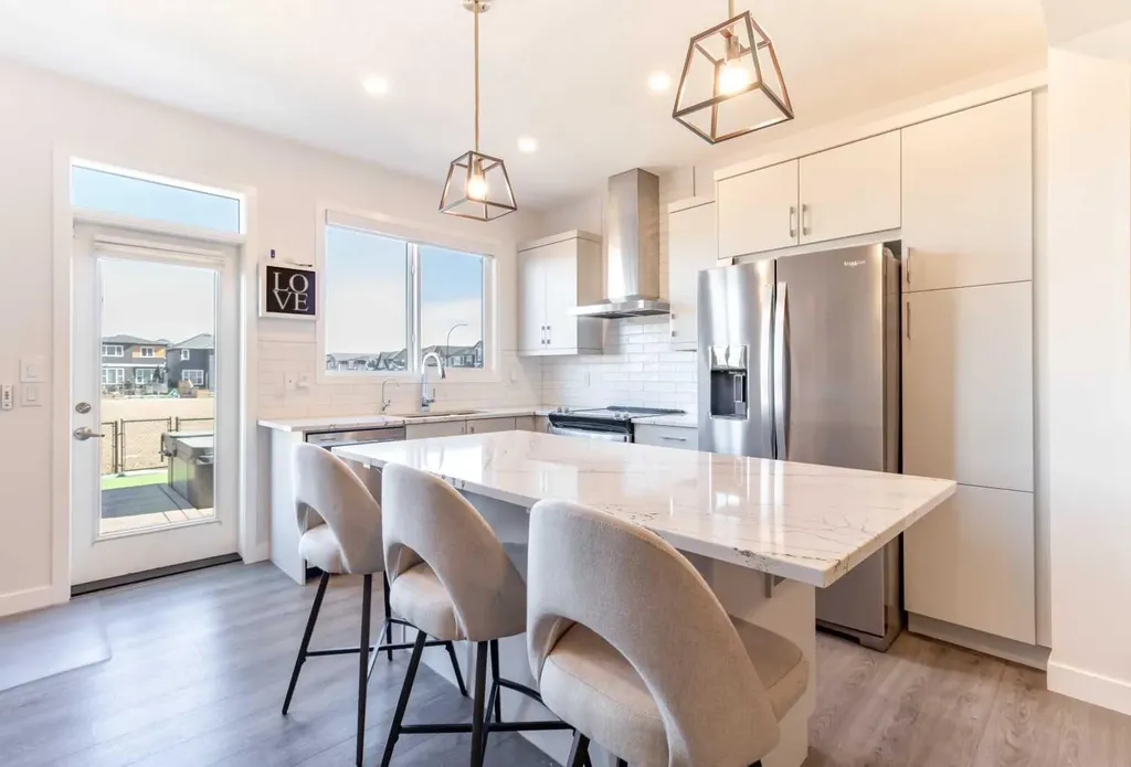 319 Belmont Heath SW Calgary AB T2X 4N3