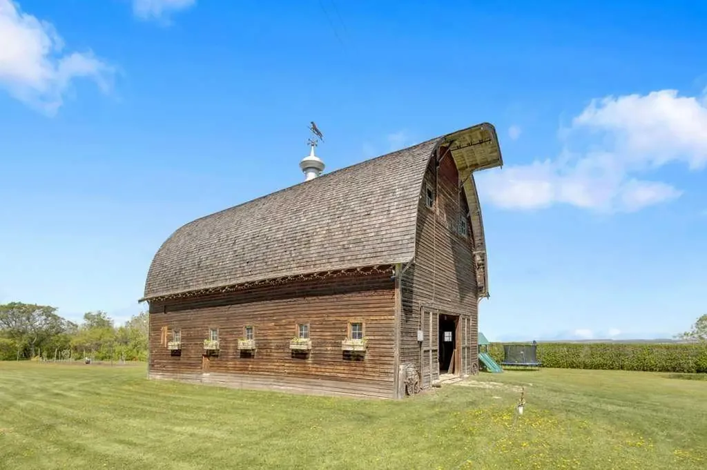 430044 Highway 20 Rural Ponoka County AB T0C 2J0
