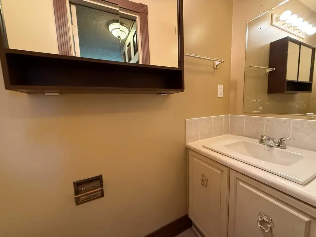 202 Maligne Drive Hinton AB T7V 1J5