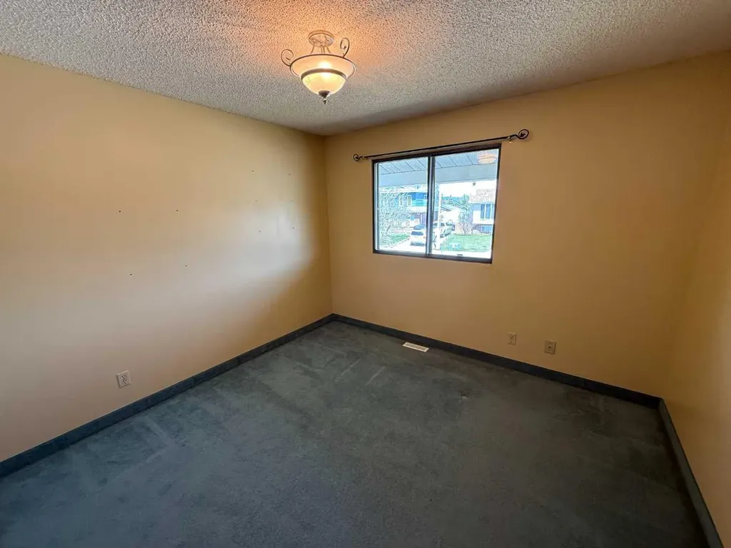 202 Maligne Drive Hinton AB T7V 1J5