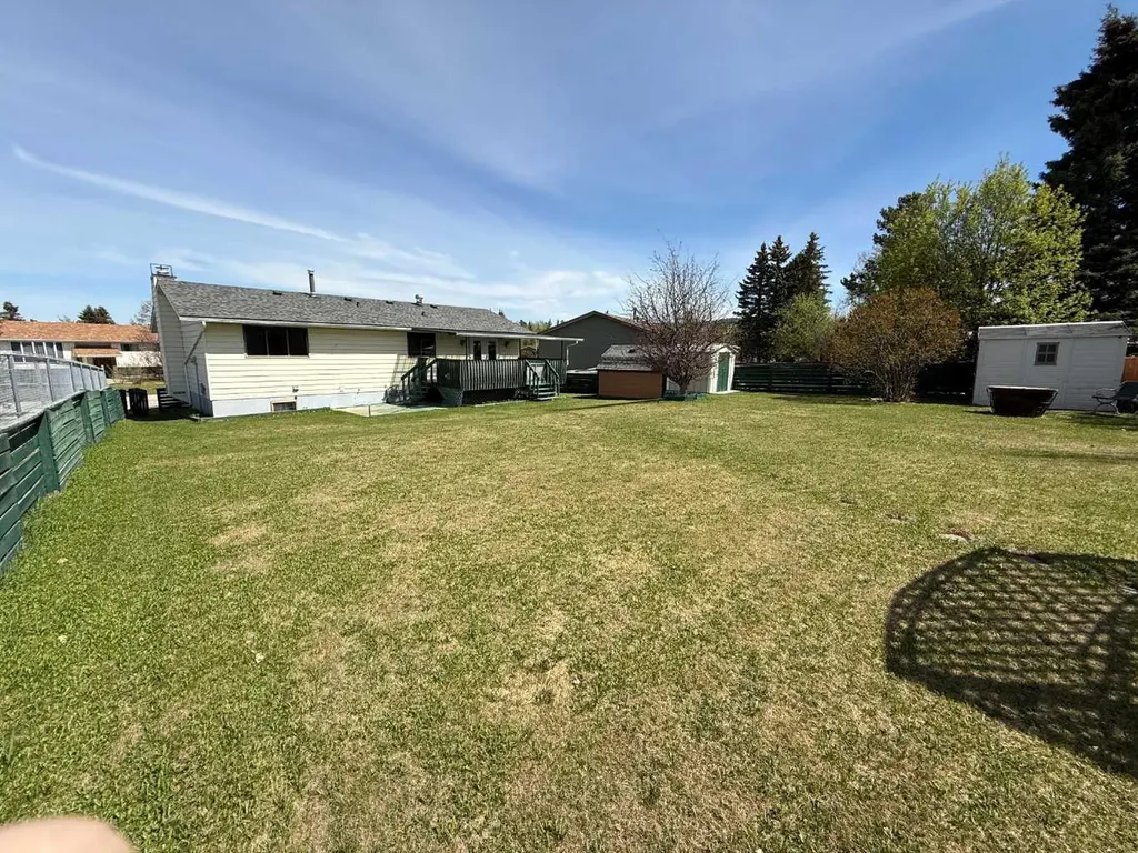 202 Maligne Drive Hinton AB T7V 1J5