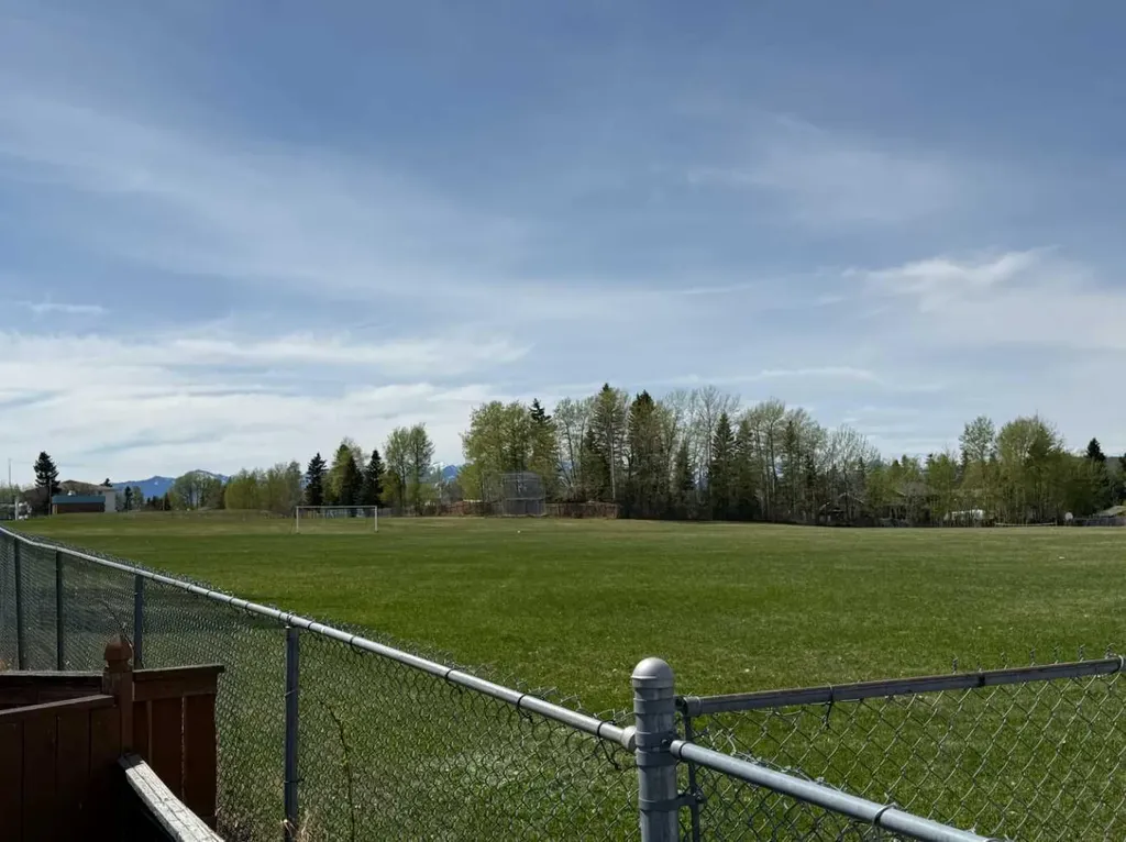 202 Maligne Drive Hinton AB T7V 1J5