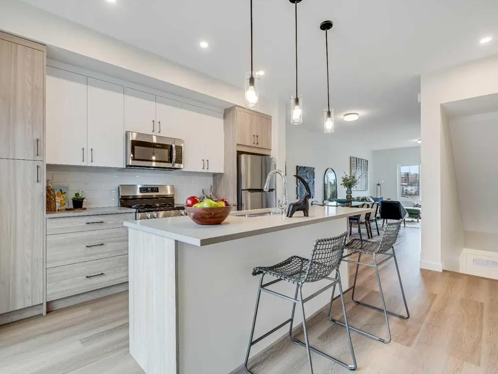 200 Southridge Drive Okotoks AB T1S 0B2